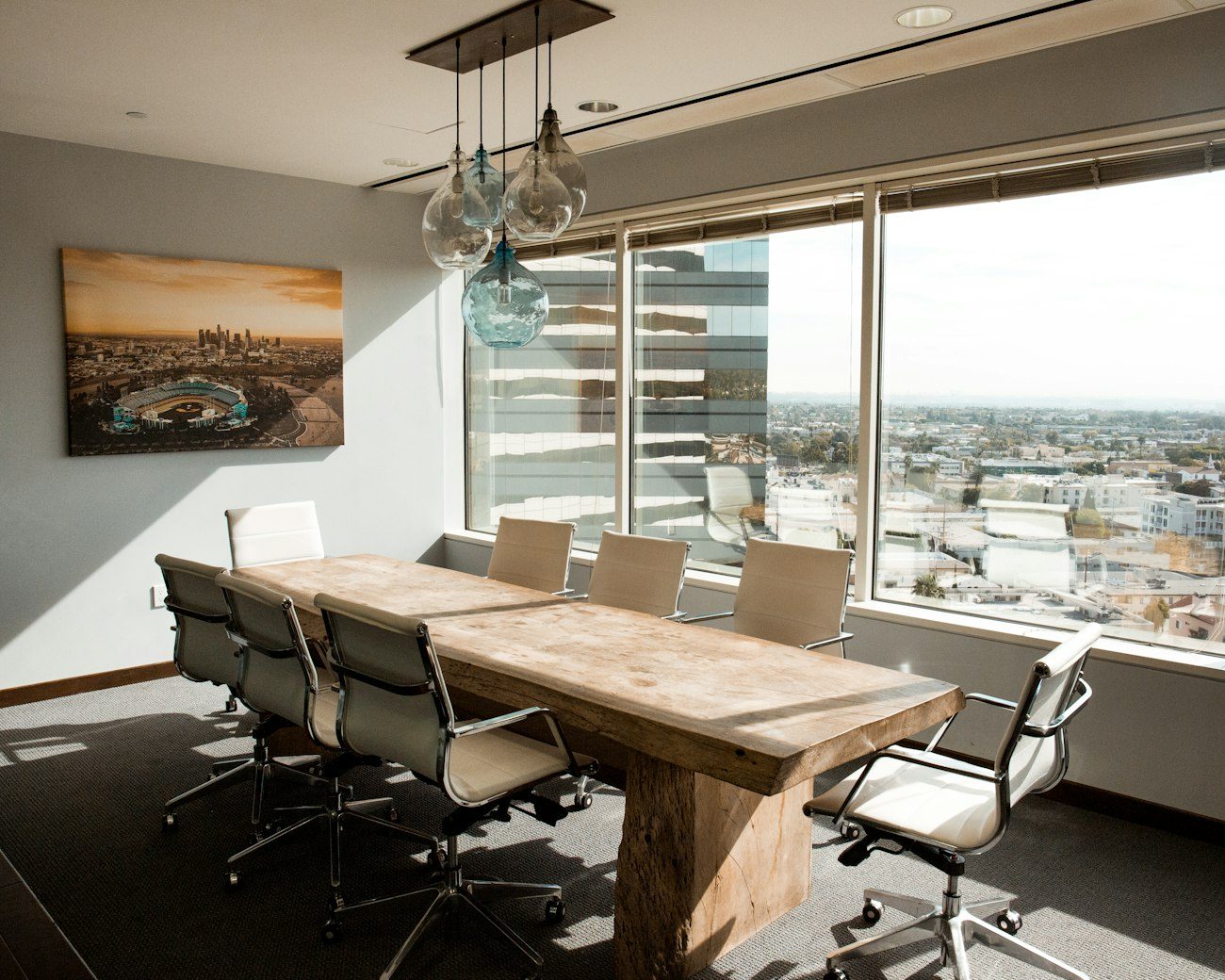 Salle de direction d'une entreprise accompagnée par BeM Conseil en management de transition